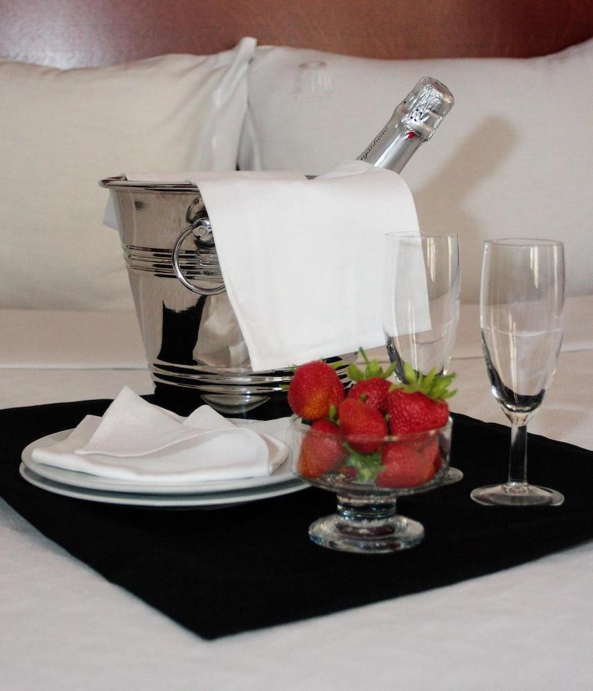 Galeria Suite Hotel 阿威罗 外观 照片